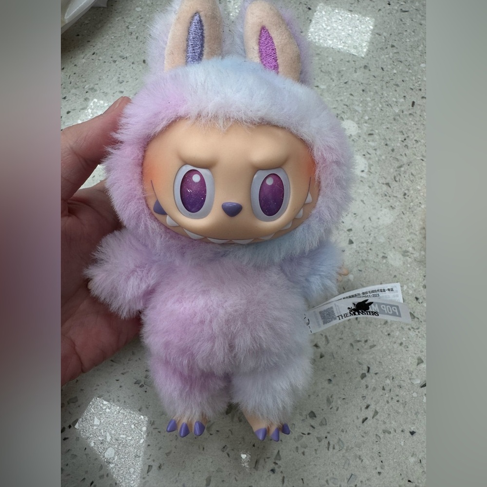 Labubu 3rd Generation - Picture 4 of 6